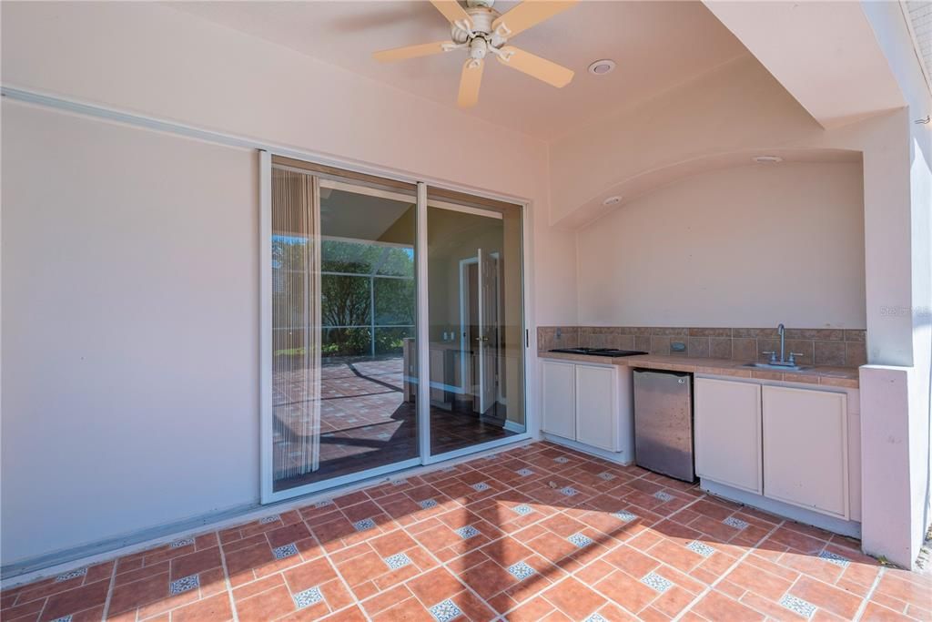 合同活跃: $3,250 (4 贝兹, 3 浴室, 3248 平方英尺)