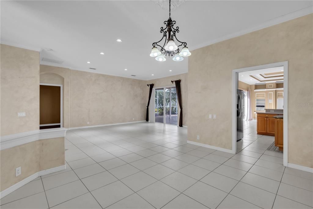 合同活跃: $3,250 (4 贝兹, 3 浴室, 3248 平方英尺)