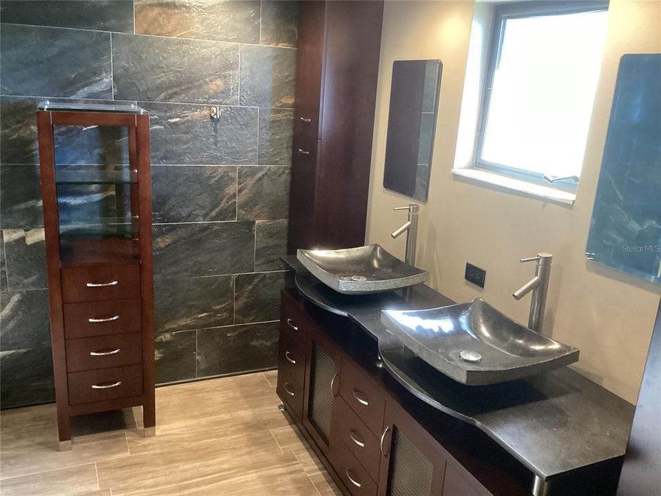 En Venta: $599,990 (3 camas, 2 baños, 2134 Pies cuadrados)