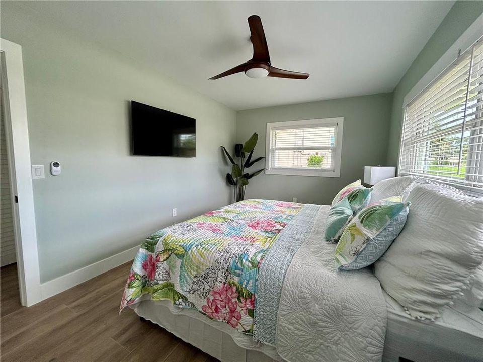 For Sale: $749,999 (2 beds, 2 baths, 1450 Square Feet)