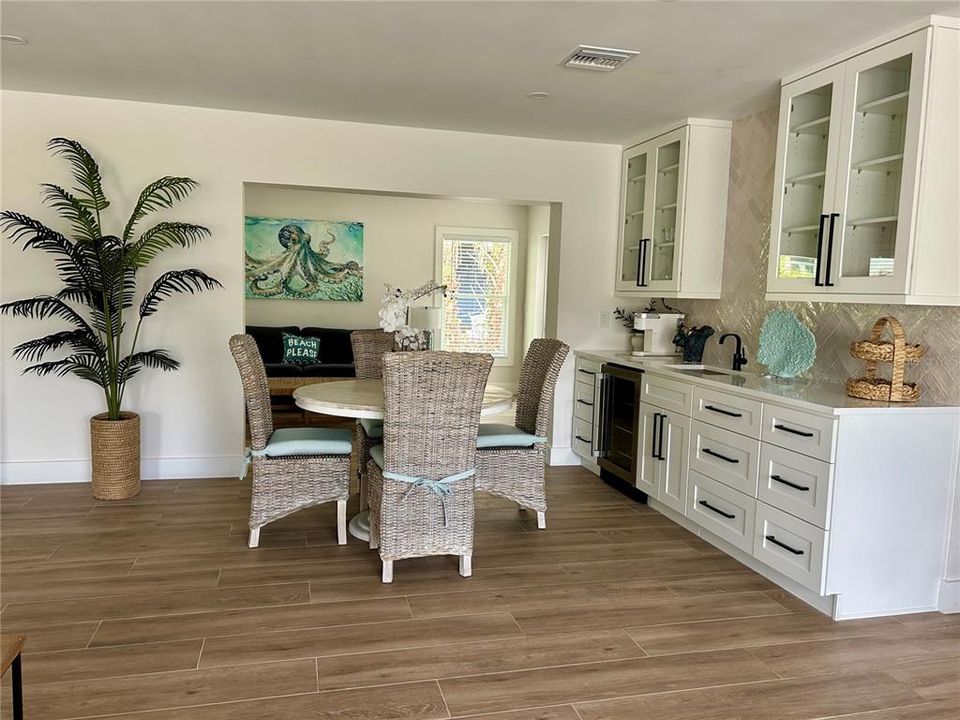 For Sale: $749,999 (2 beds, 2 baths, 1450 Square Feet)