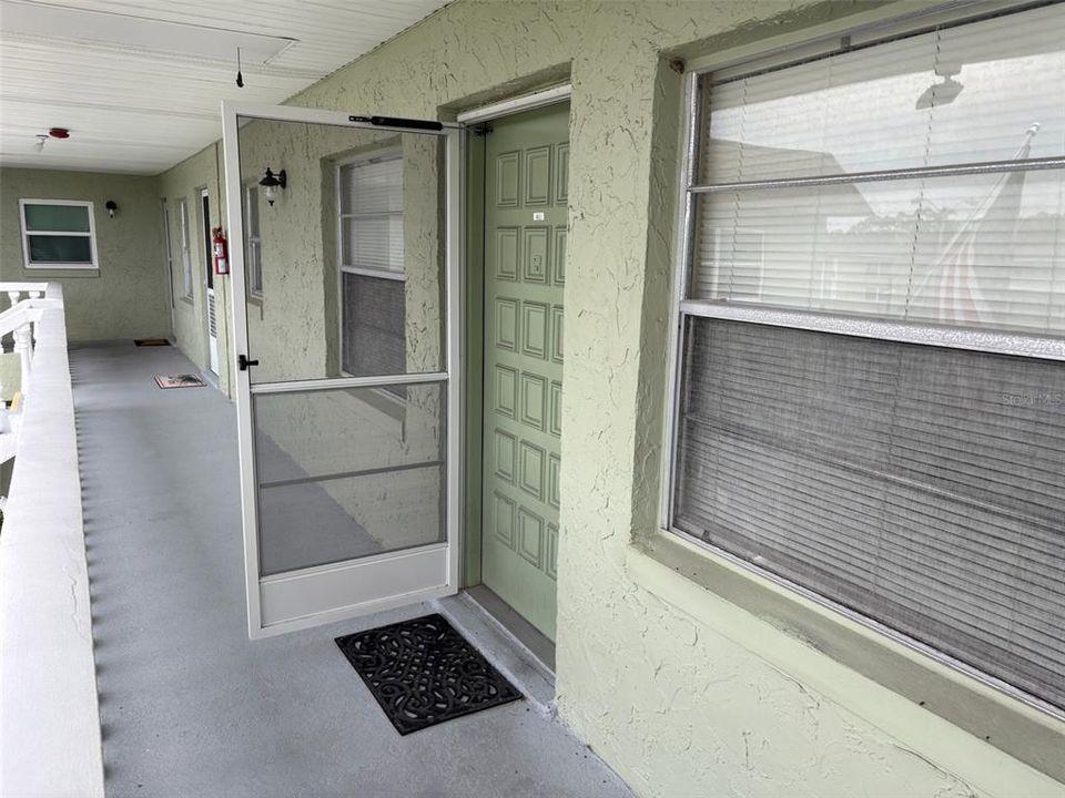 For Sale: $115,000 (1 beds, 1 baths, 565 Square Feet)