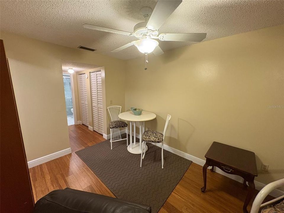 For Sale: $115,000 (1 beds, 1 baths, 565 Square Feet)