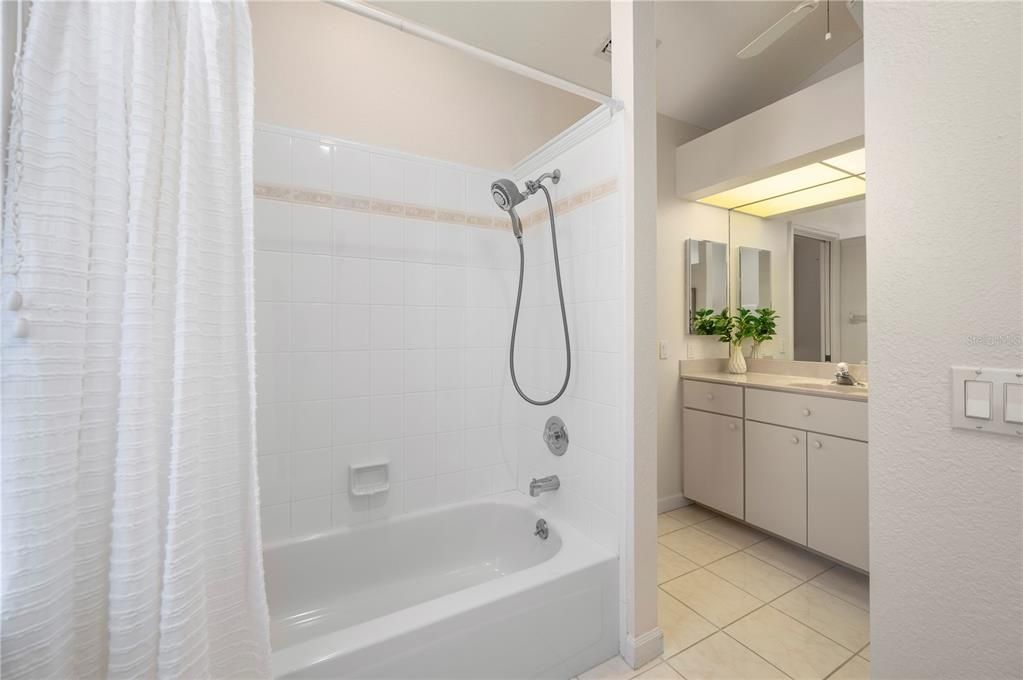 For Sale: $573,700 (3 beds, 2 baths, 2224 Square Feet)