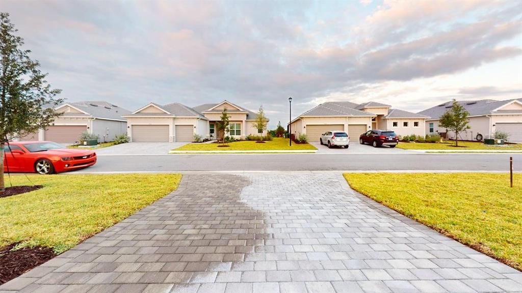 出租: $2,950 (3 贝兹, 3 浴室, 2201 平方英尺)