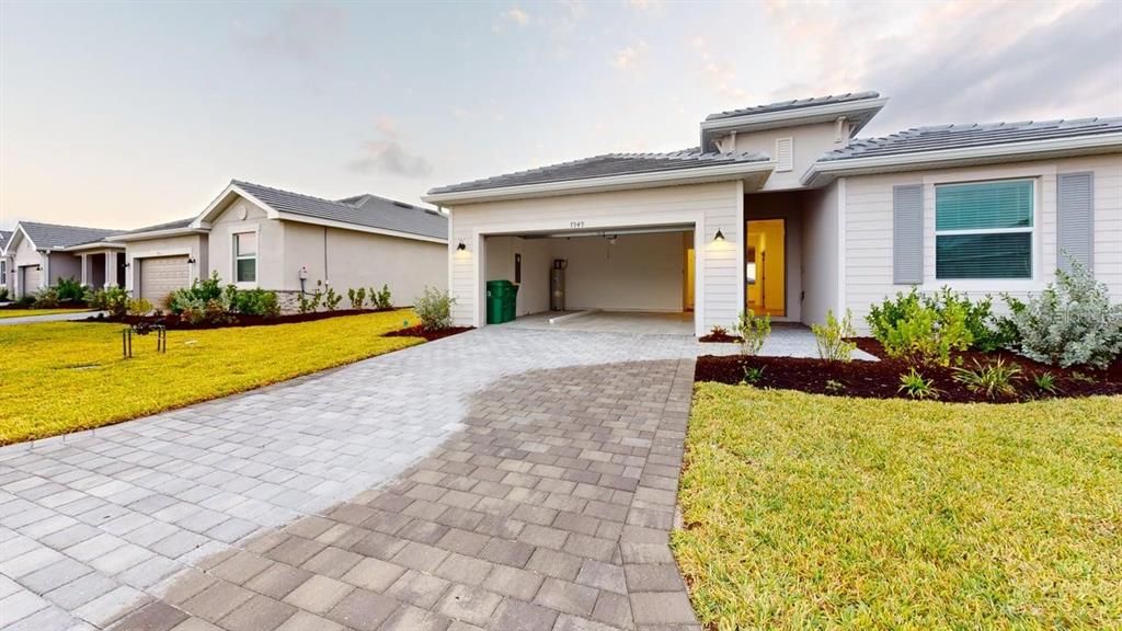 出租: $2,950 (3 贝兹, 3 浴室, 2201 平方英尺)