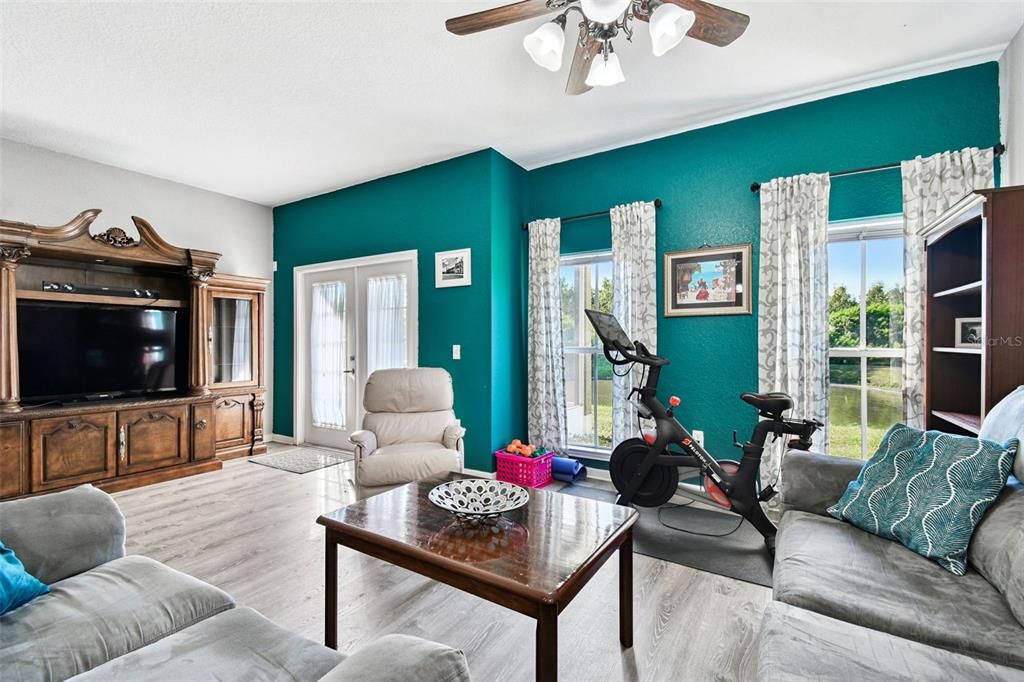 待售: $295,000 (3 贝兹, 2 浴室, 1822 平方英尺)