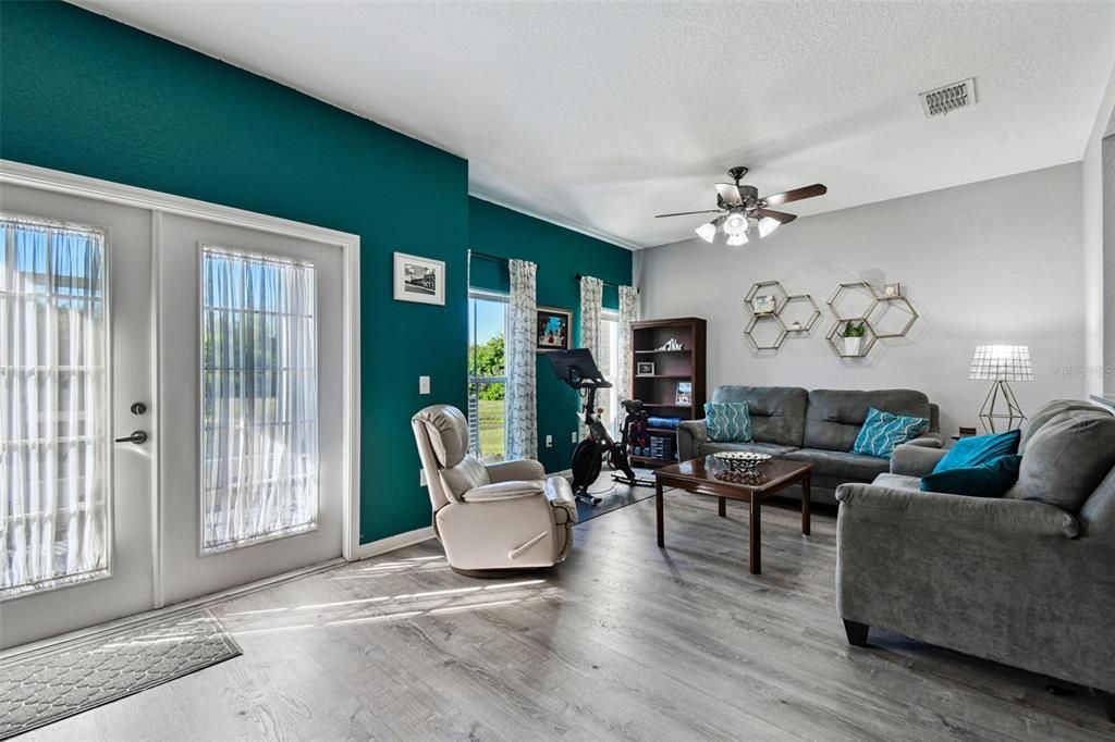 待售: $295,000 (3 贝兹, 2 浴室, 1822 平方英尺)