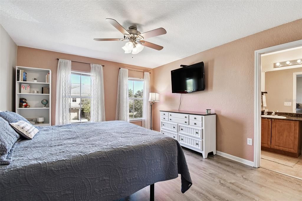 待售: $295,000 (3 贝兹, 2 浴室, 1822 平方英尺)