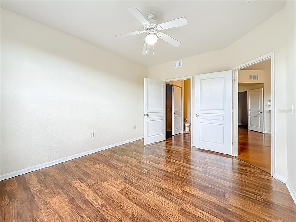For Sale: $183,000 (2 beds, 2 baths, 1089 Square Feet)