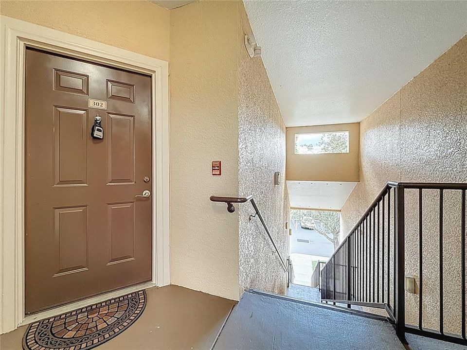 For Sale: $183,000 (2 beds, 2 baths, 1089 Square Feet)