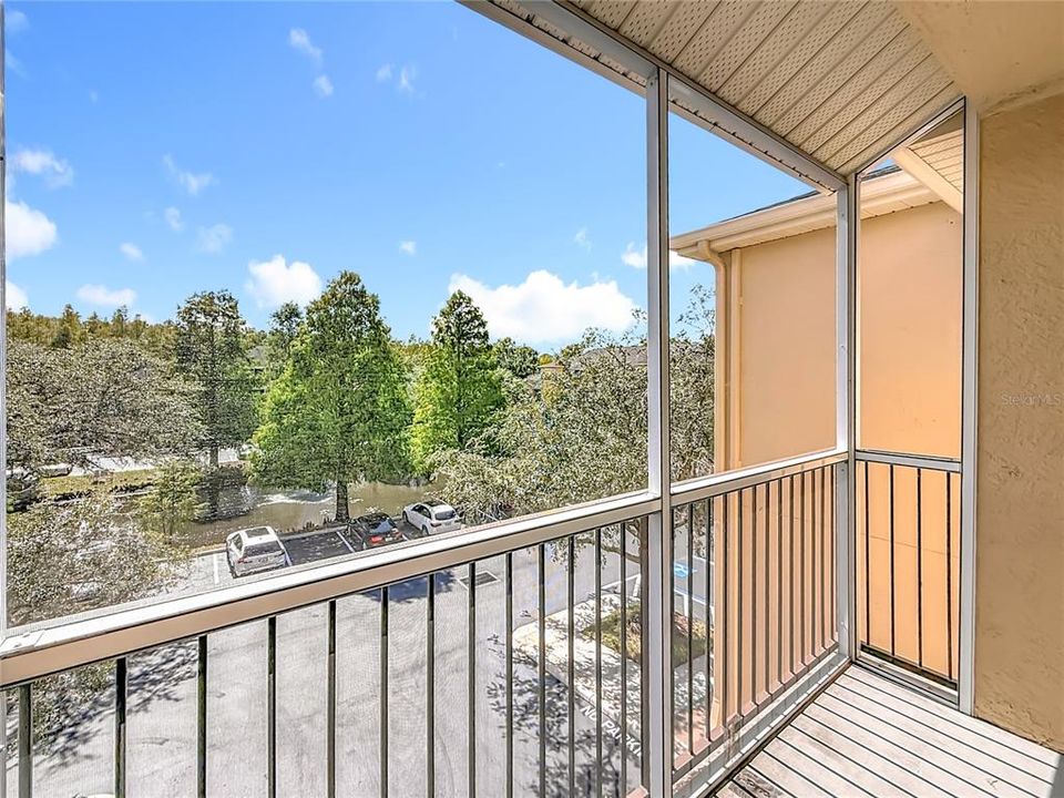 For Sale: $183,000 (2 beds, 2 baths, 1089 Square Feet)