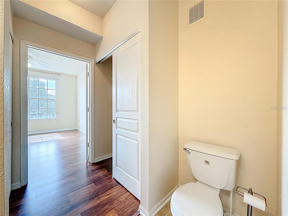 For Sale: $183,000 (2 beds, 2 baths, 1089 Square Feet)