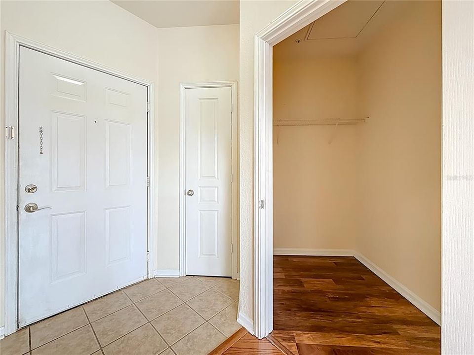 For Sale: $183,000 (2 beds, 2 baths, 1089 Square Feet)