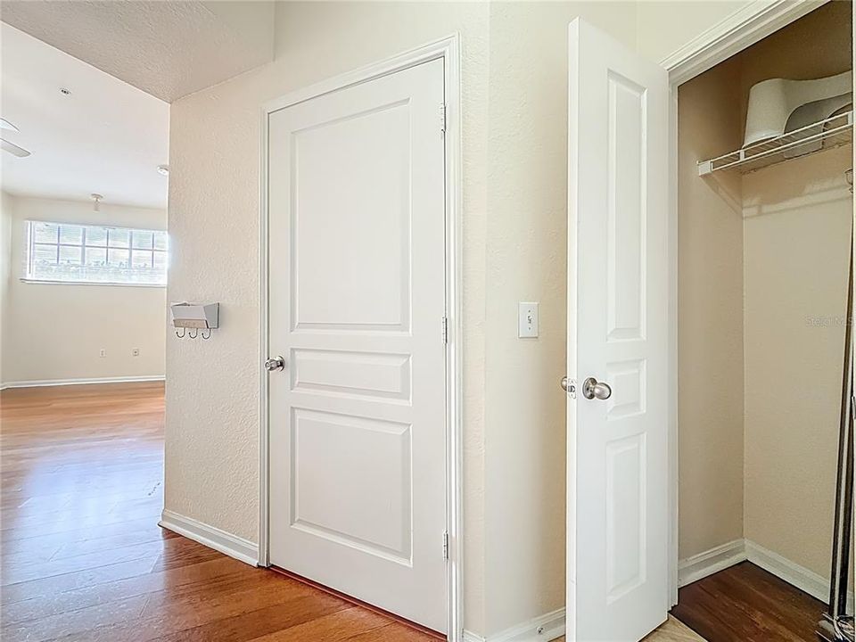 For Sale: $183,000 (2 beds, 2 baths, 1089 Square Feet)