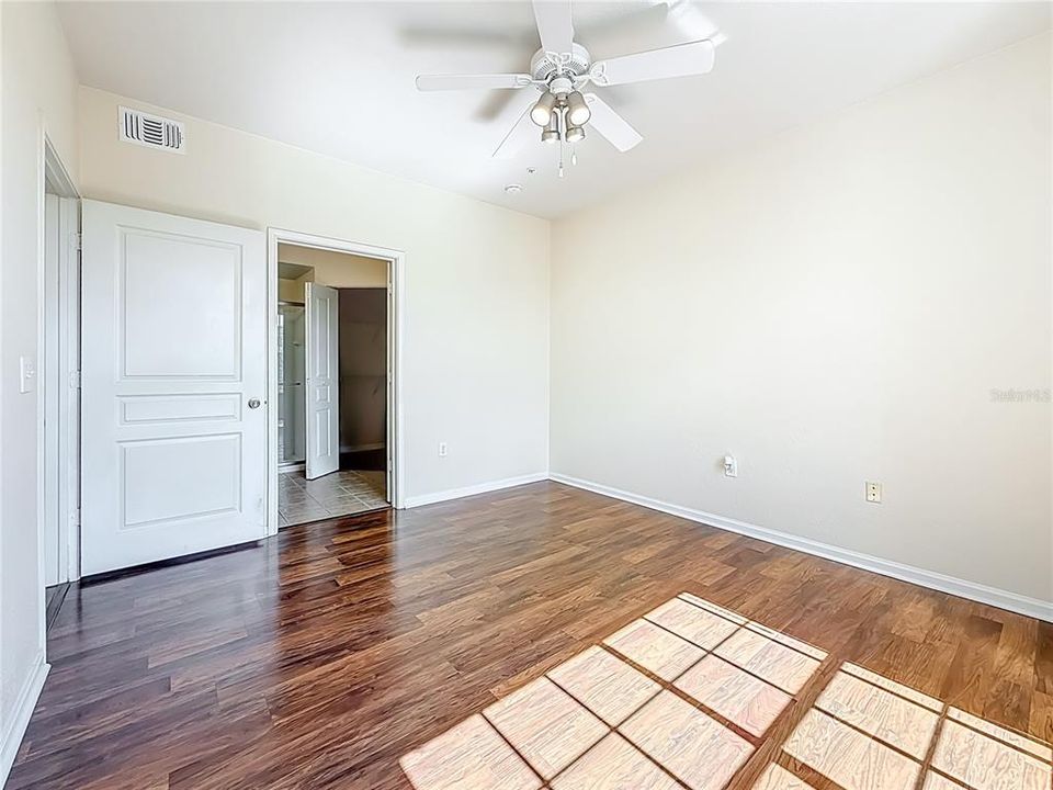 For Sale: $183,000 (2 beds, 2 baths, 1089 Square Feet)