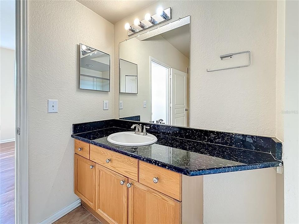 For Sale: $183,000 (2 beds, 2 baths, 1089 Square Feet)