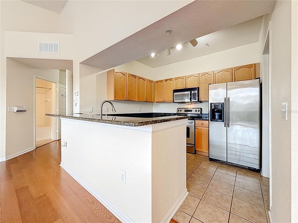 For Sale: $183,000 (2 beds, 2 baths, 1089 Square Feet)