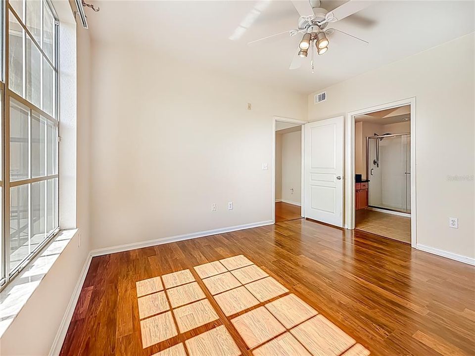 For Sale: $183,000 (2 beds, 2 baths, 1089 Square Feet)