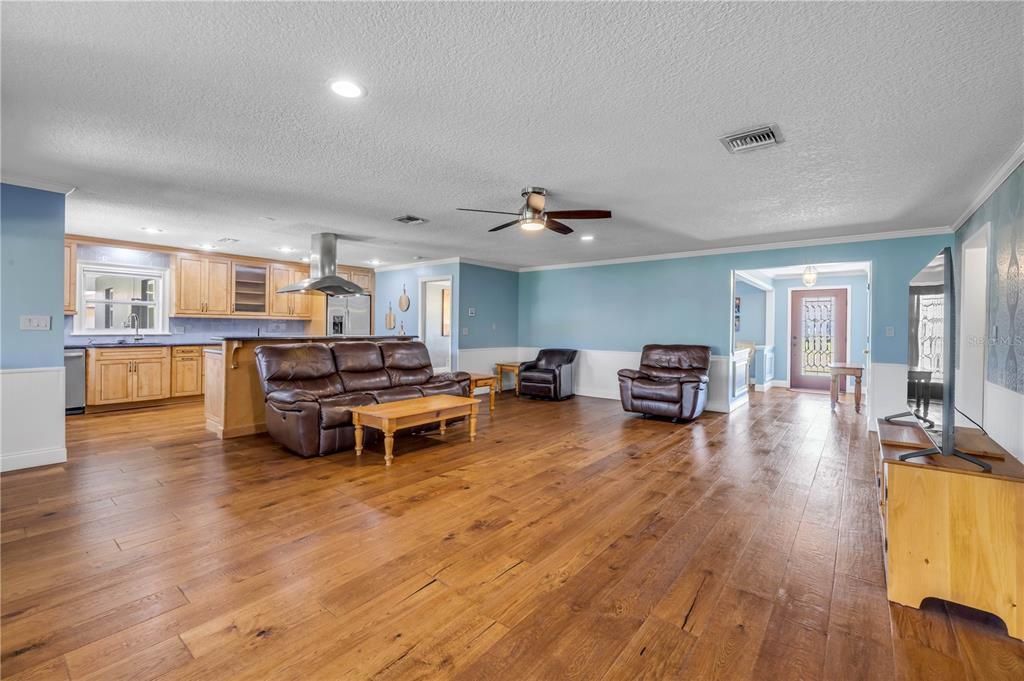 For Sale: $549,317 (3 beds, 2 baths, 2175 Square Feet)