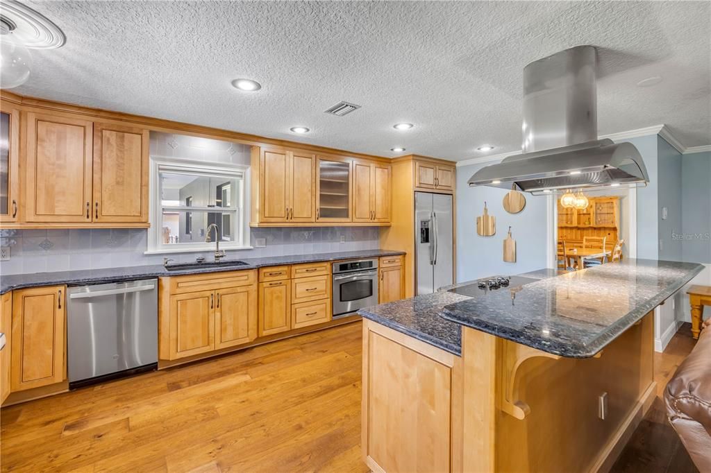 For Sale: $549,317 (3 beds, 2 baths, 2175 Square Feet)