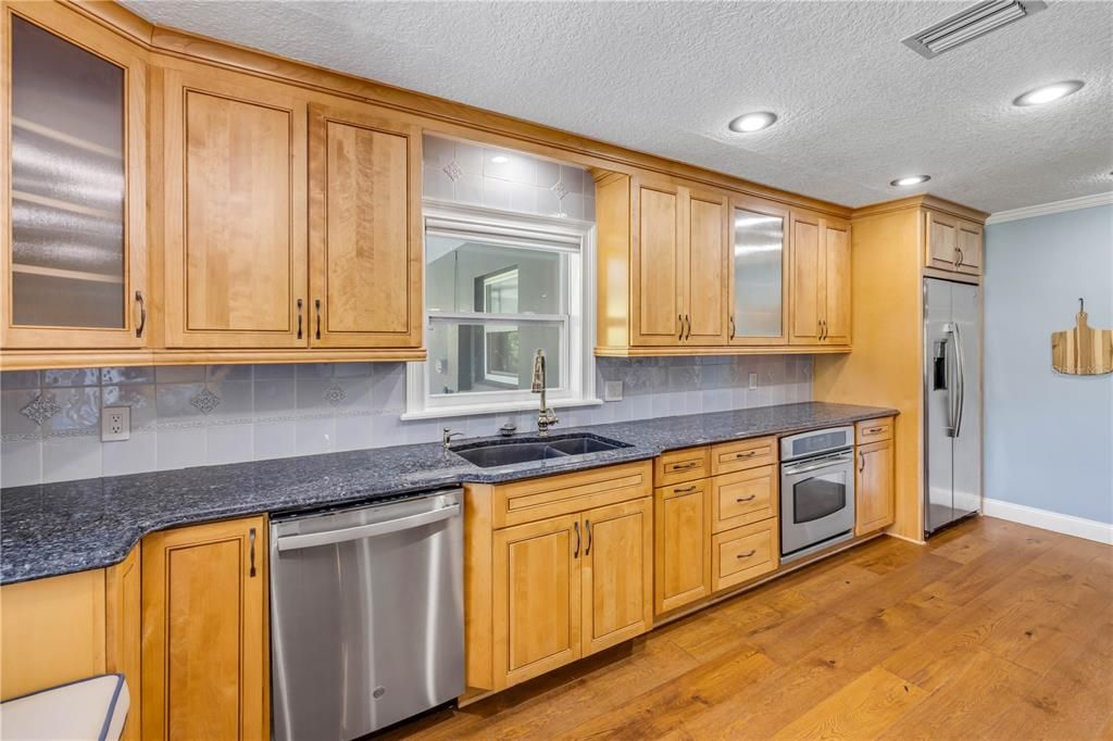 For Sale: $549,317 (3 beds, 2 baths, 2175 Square Feet)