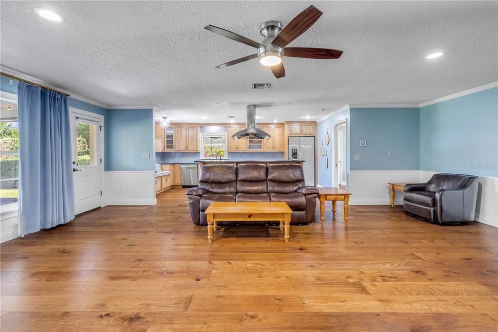 For Sale: $549,317 (3 beds, 2 baths, 2175 Square Feet)