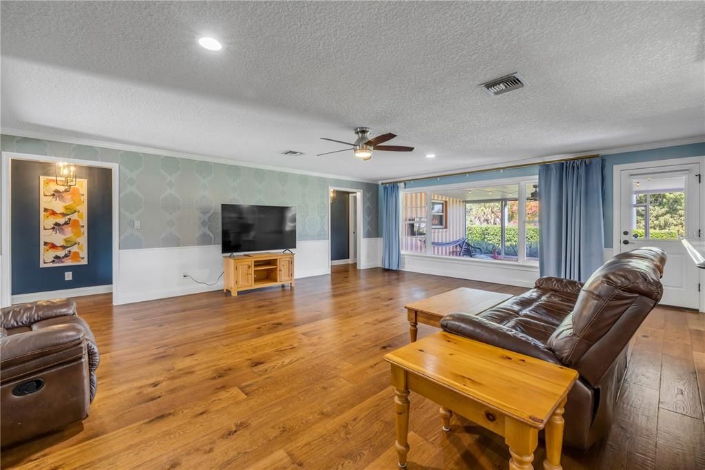 For Sale: $549,317 (3 beds, 2 baths, 2175 Square Feet)