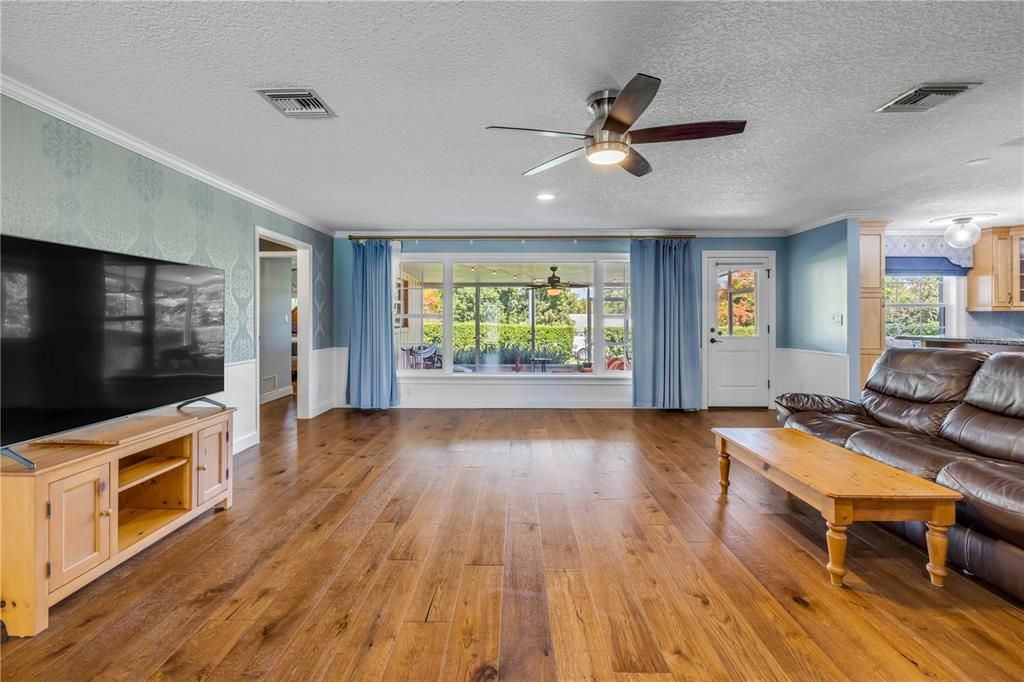 For Sale: $549,317 (3 beds, 2 baths, 2175 Square Feet)