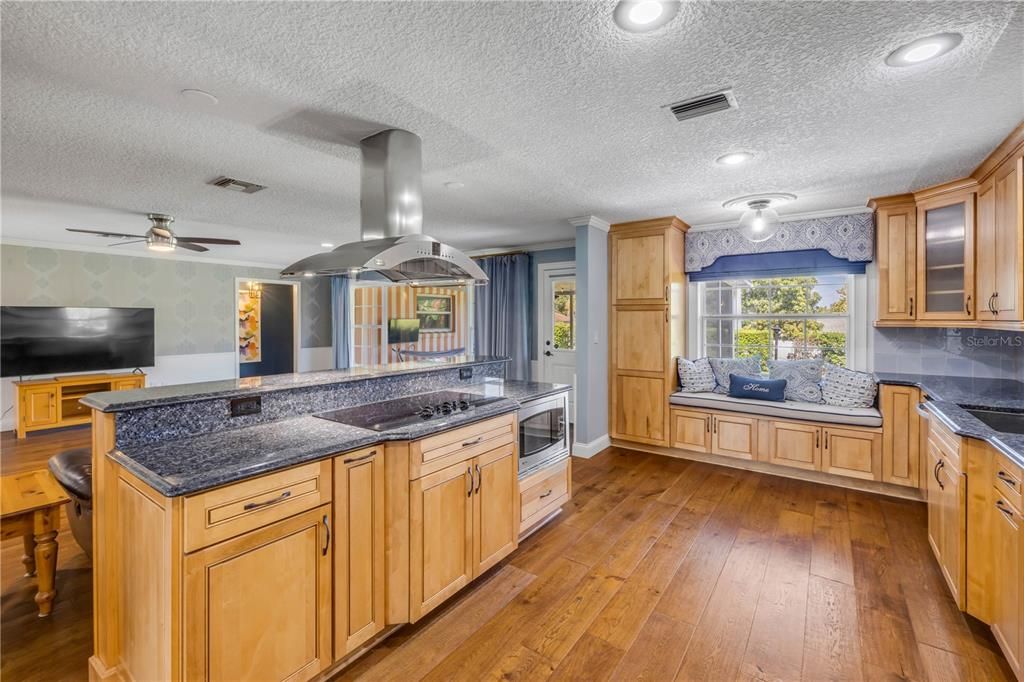 For Sale: $549,317 (3 beds, 2 baths, 2175 Square Feet)