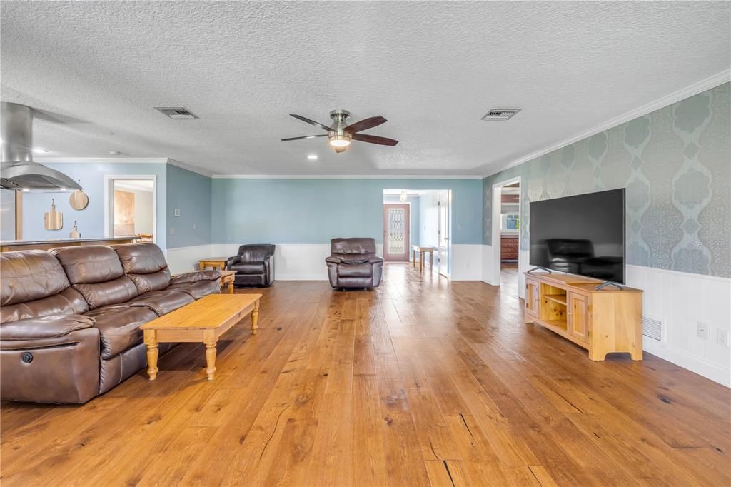 For Sale: $549,317 (3 beds, 2 baths, 2175 Square Feet)