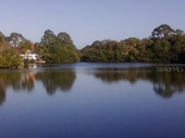 待售: $163,000 (2 贝兹, 1 浴室, 912 平方英尺)