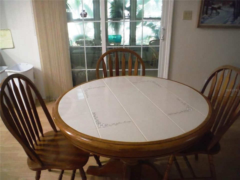 待售: $174,000 (2 贝兹, 2 浴室, 1354 平方英尺)