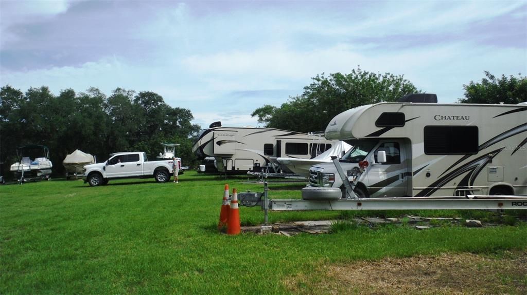 待售: $174,000 (2 贝兹, 2 浴室, 1354 平方英尺)