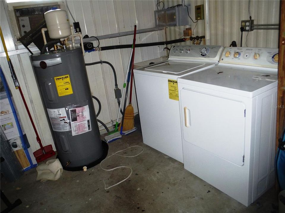 待售: $174,000 (2 贝兹, 2 浴室, 1354 平方英尺)