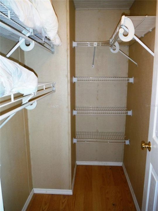 待售: $174,000 (2 贝兹, 2 浴室, 1354 平方英尺)