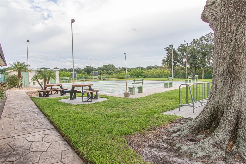 待售: $174,000 (2 贝兹, 2 浴室, 1354 平方英尺)