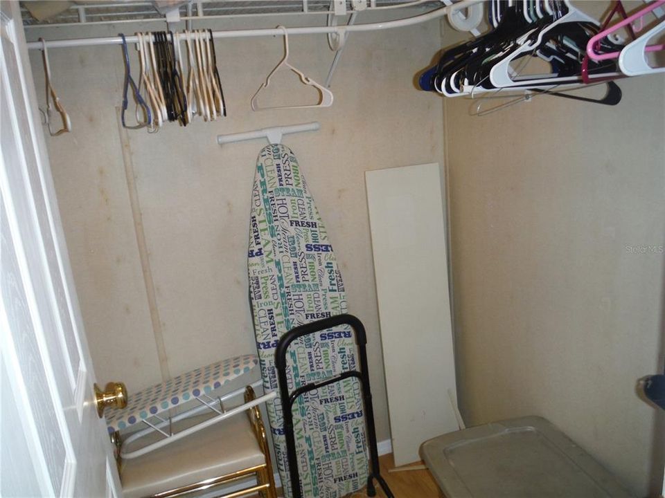 待售: $174,000 (2 贝兹, 2 浴室, 1354 平方英尺)