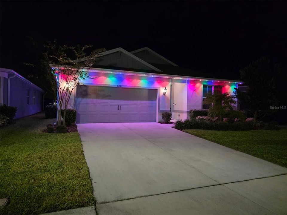 For Sale: $420,000 (4 beds, 2 baths, 1841 Square Feet)