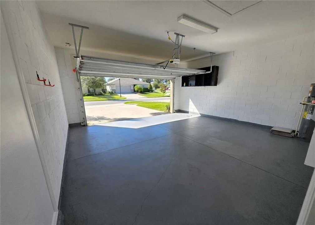 For Rent: $2,000 (4 beds, 2 baths, 1701 Square Feet)