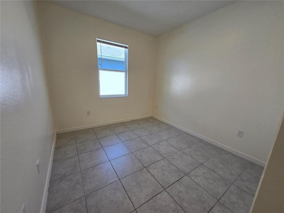 For Rent: $2,000 (4 beds, 2 baths, 1701 Square Feet)