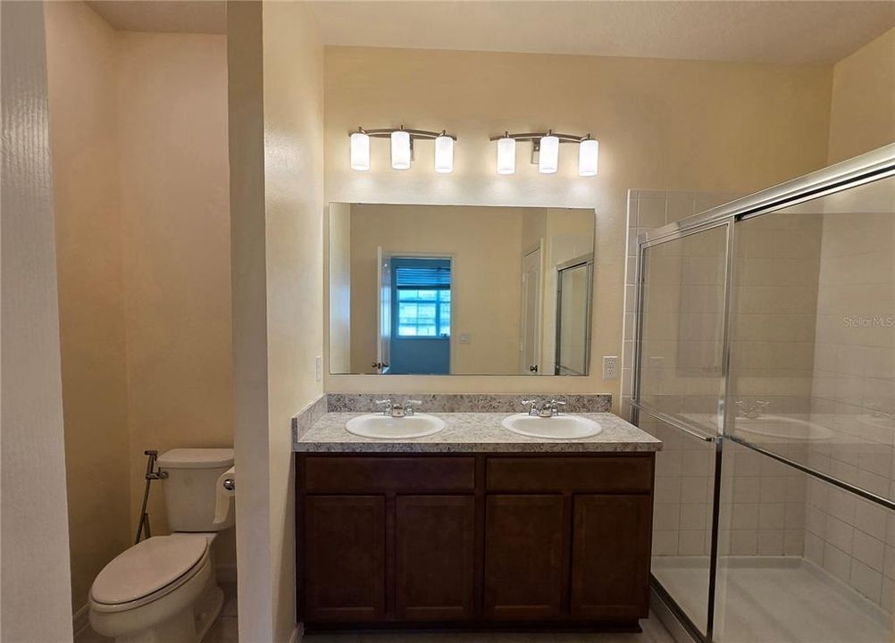 For Rent: $2,000 (4 beds, 2 baths, 1701 Square Feet)