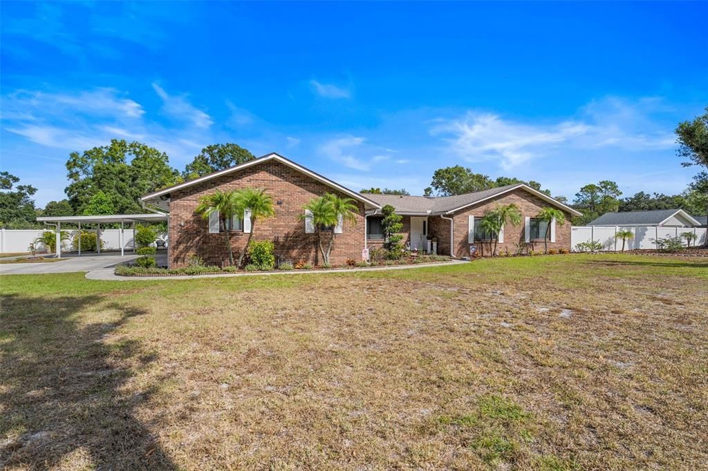 En Venta: $699,900 (3 camas, 3 baños, 2465 Pies cuadrados)