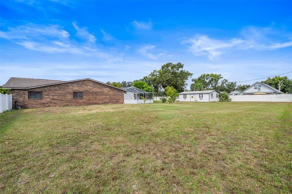 En Venta: $699,900 (3 camas, 3 baños, 2465 Pies cuadrados)