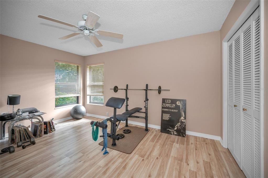 На продажу: $620,000 (4 спален, 2 ванн, 2305 Квадратных фут)