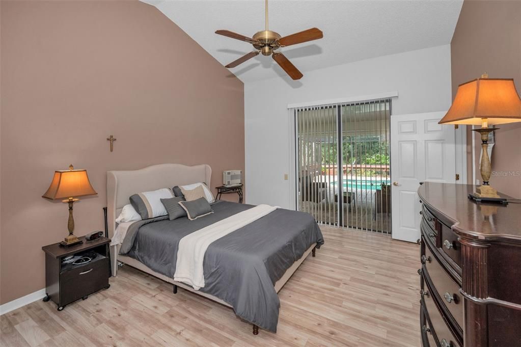 На продажу: $620,000 (4 спален, 2 ванн, 2305 Квадратных фут)