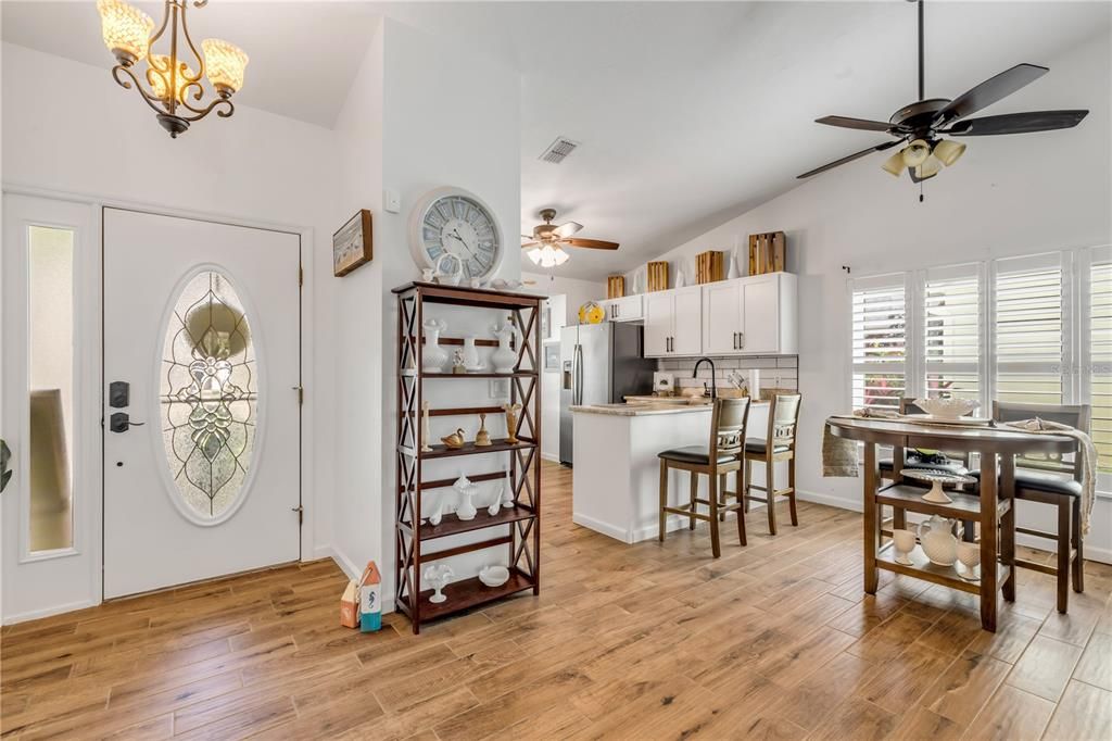 待售: $310,000 (2 贝兹, 2 浴室, 1235 平方英尺)