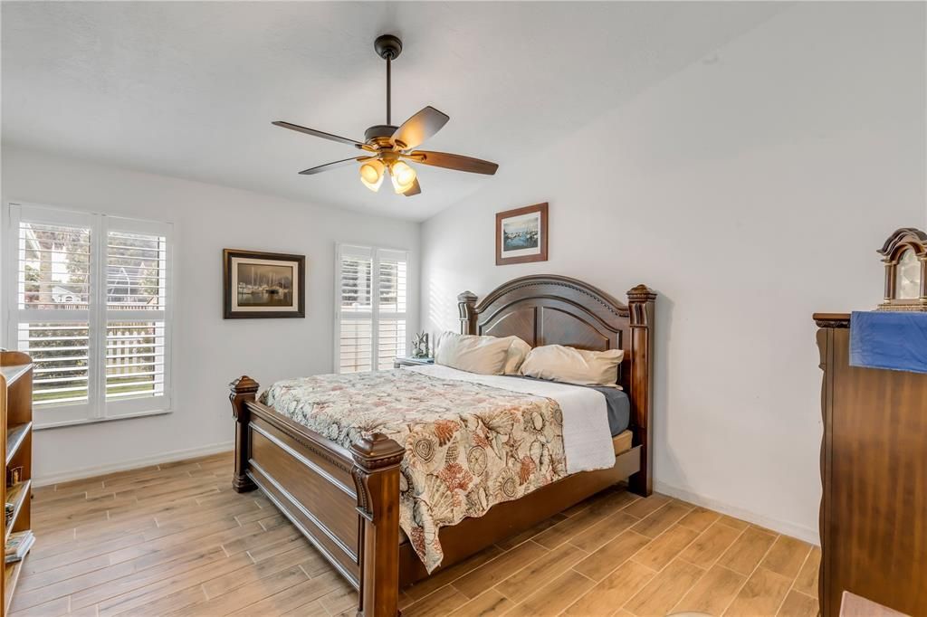 待售: $310,000 (2 贝兹, 2 浴室, 1235 平方英尺)