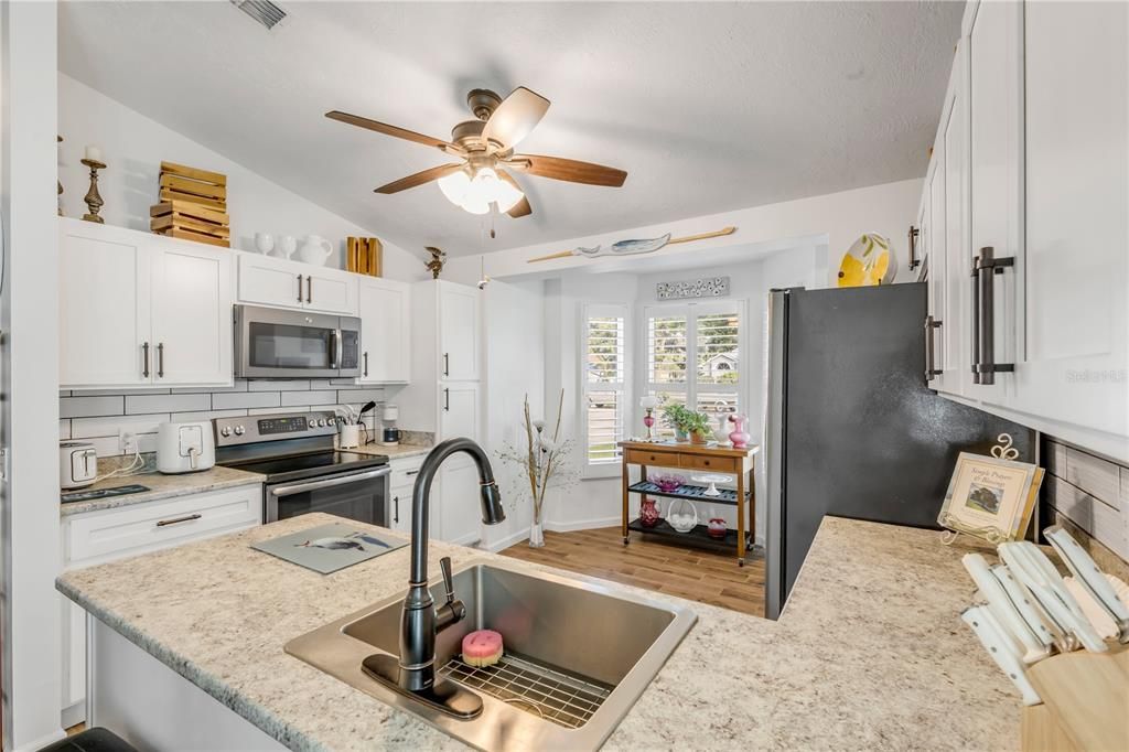 待售: $310,000 (2 贝兹, 2 浴室, 1235 平方英尺)