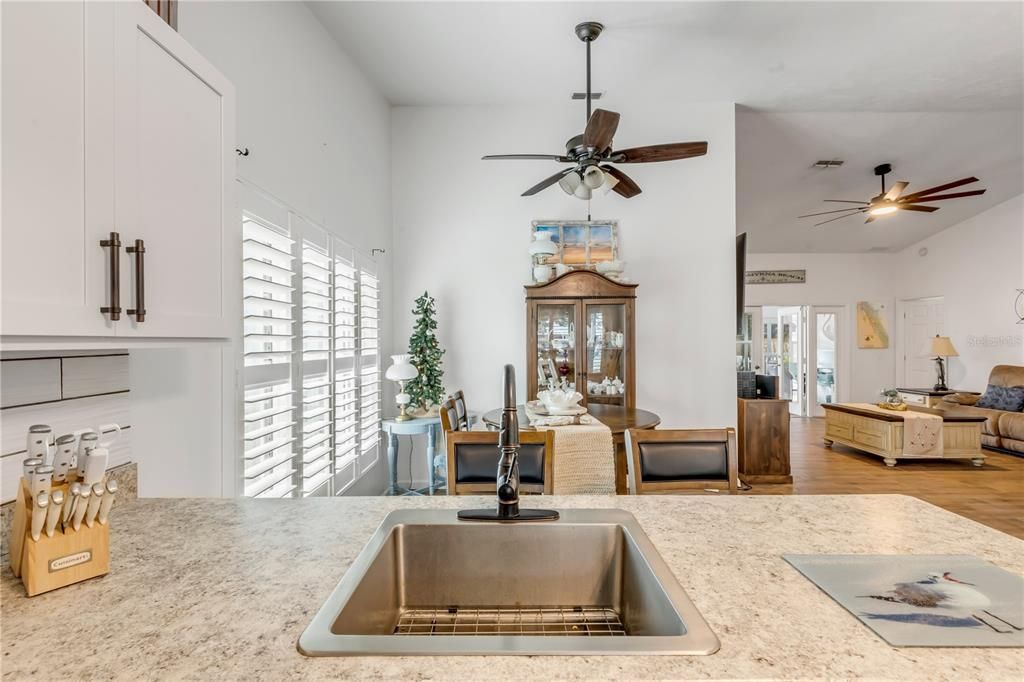 待售: $310,000 (2 贝兹, 2 浴室, 1235 平方英尺)